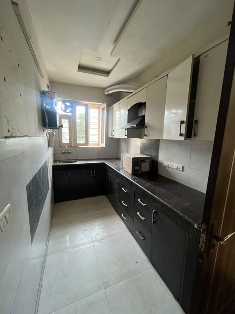 Kitchen, spazedge 3 Bedroom 2000 Sq.Ft. Builder Floor In Sector 47 Gurgaon 10727086