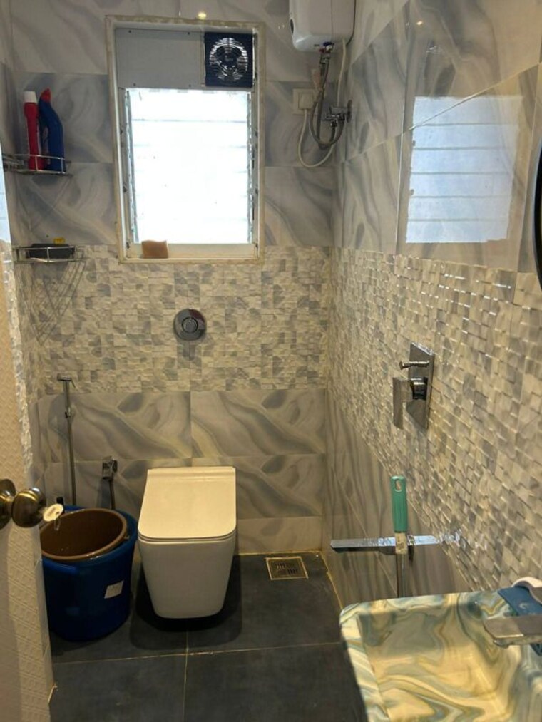 Bathroom, union-park-khar-west 1 Bedroom 450 Sq.Ft. Apartment In Khar West Mumbai 10727105