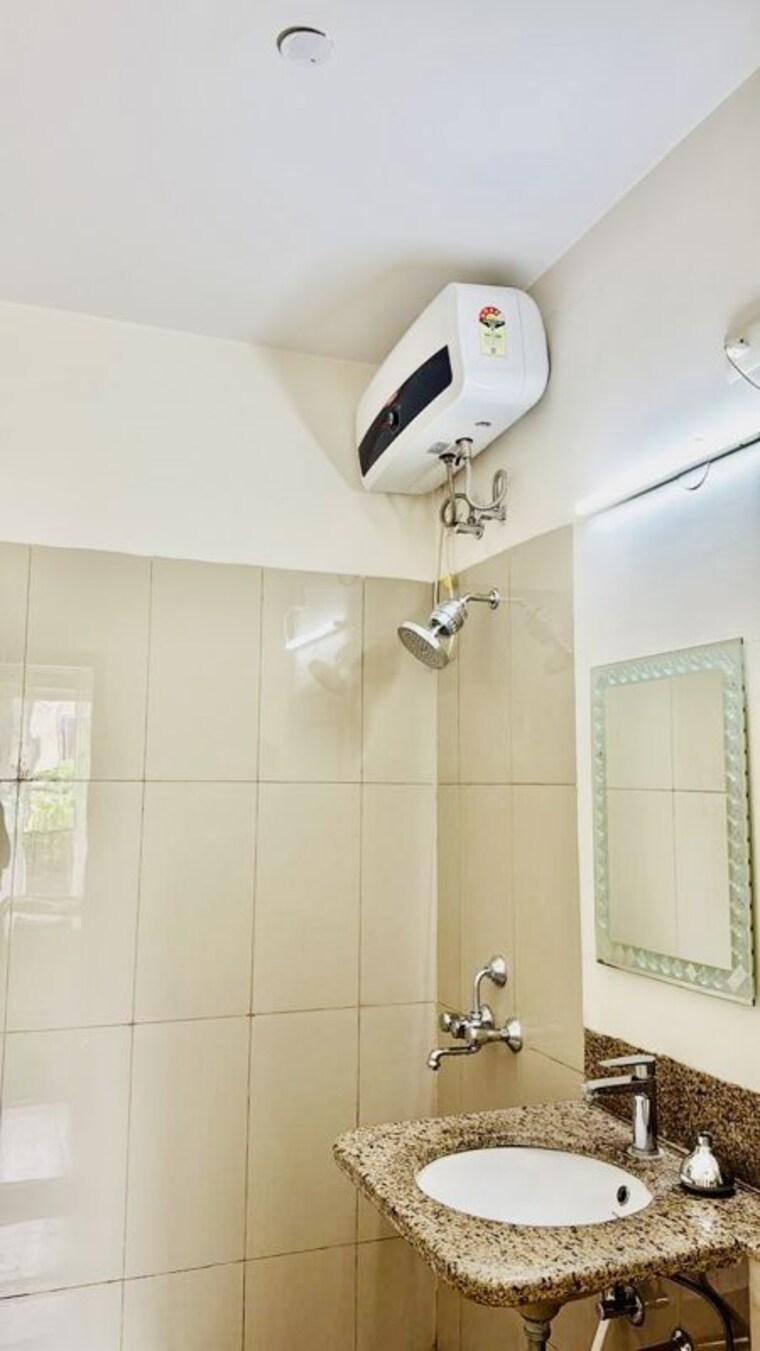 Bathroom, emaar-emerald-hills-phase-2 3 Bedroom 1750 Sq.Ft. Apartment In Sector 65 Gurgaon 10727127