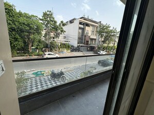 Balcony in 1 BHK Builder Floor at Sector 15 ii – for Rent