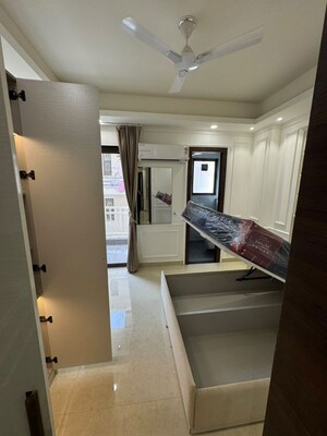 Team Area in 1 BHK Builder Floor at Sector 15 ii – for Rent