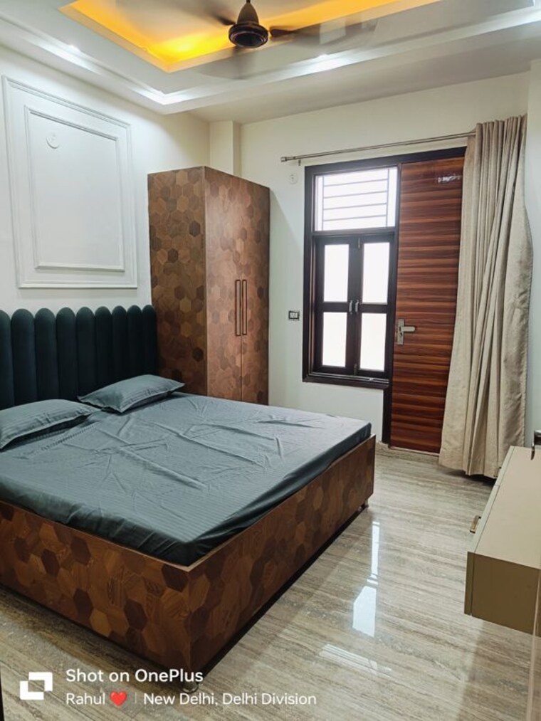 Bedroom, dwarka mor 4 Bedroom 150 Sq.Yd. Builder Floor In Dwarka Mor Delhi 10727159