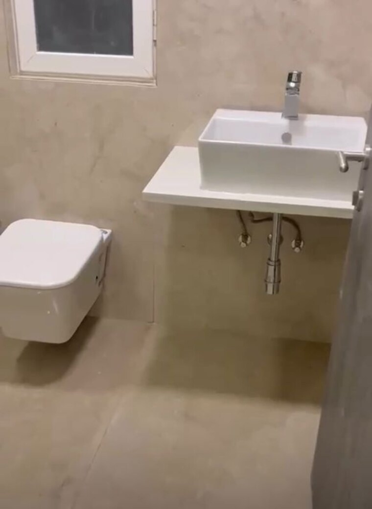 Bathroom, concrete-sai-samast 3 Bedroom 1147 Sq.Ft. Apartment In Chembur Mumbai 10727167