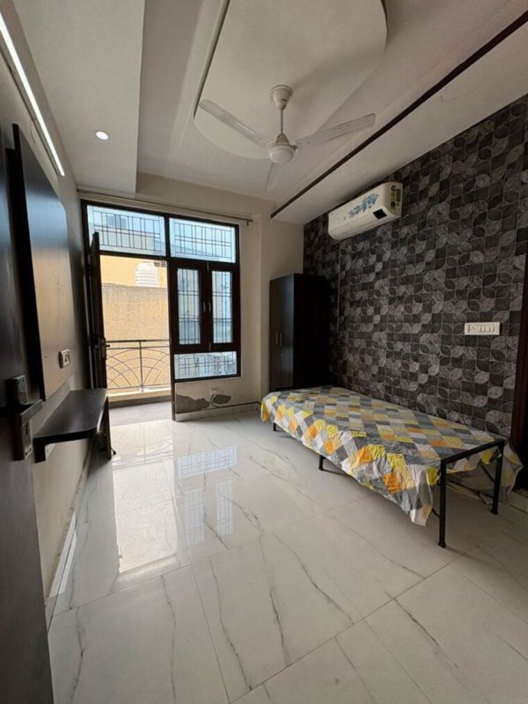 Bedroom, sector 105 3 Bedroom 1150 Sq.Ft. Builder Floor In Sector 105 Gurgaon 10727162