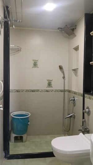 Bathroom in 1.5 BHK Apartment at Swapnalok Towers, Malad East – for Rent