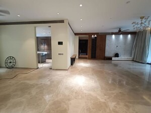 Room in 4 BHK Apartment at Lunkad Sky Belvedere, Viman Nagar – for Rent