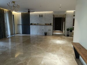 Room in 4 BHK Apartment at Lunkad Sky Belvedere, Viman Nagar – for Rent