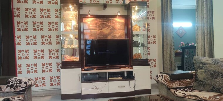 undefined, kalkaji 3 Bedroom 150 Sq.Yd. Builder Floor In Kalkaji Delhi 10727197
