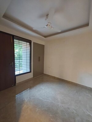 Room in 2 BHK Builder Floor at Sheikh Sarai Phase 2 – for Rent