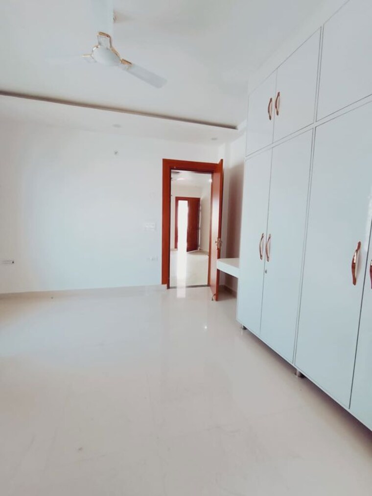 Room, sultanpur road 5 Bedroom 3300 Sq.Ft. Villa In Sultanpur Road Lucknow 10727225
