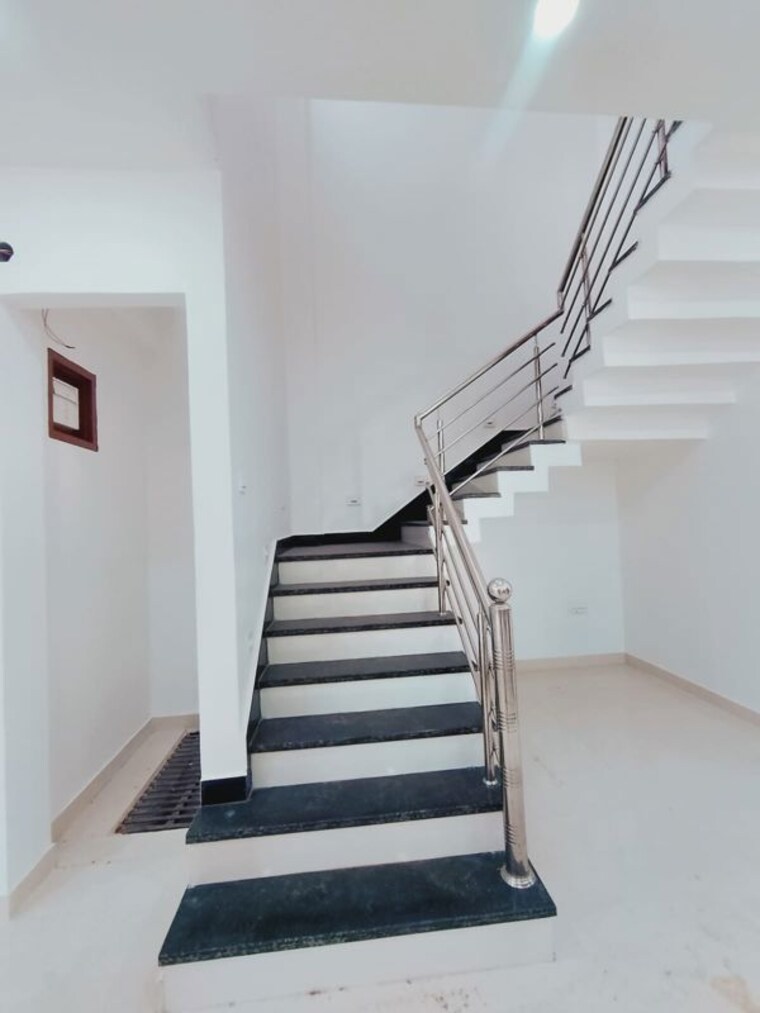 undefined, sultanpur road 5 Bedroom 3300 Sq.Ft. Villa In Sultanpur Road Lucknow 10727225
