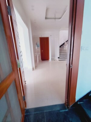 Building Lobby in 5 BHK Villa at Sultanpur Road – for Rent