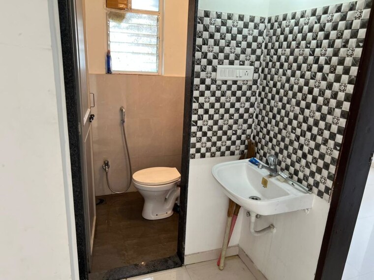 Bathroom, shubhankar-durvaa 1 Bedroom 633 Sq.Ft. Apartment In Dhanori Pune 10727256
