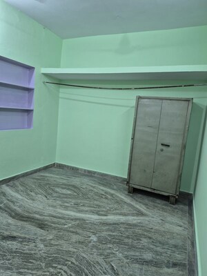 Room in 1.5 BHK Builder Floor at Mayur Vihar – for Rent