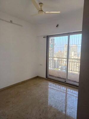 Room in 3.5 BHK Apartment at Siddhi Gloria, Kharghar – for Sale