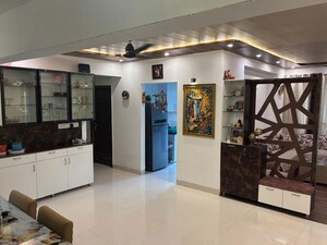 Room in 3 BHK Apartment at Sahastradhara Road – for Rent