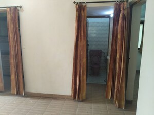 Room in 2 BHK Apartment at Shalimar Bagh – for Rent
