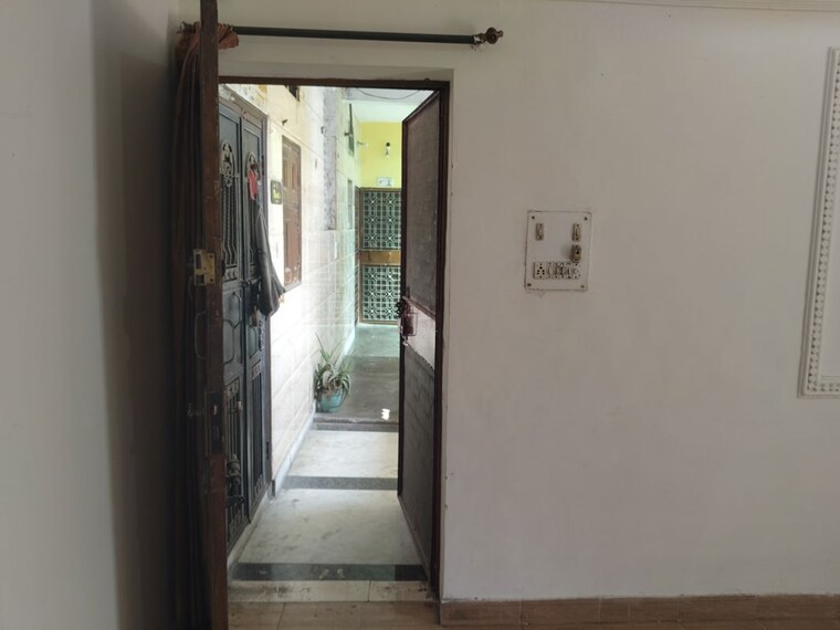 undefined, shalimar bagh 2 Bedroom 990 Sq.Ft. Apartment In Shalimar Bagh Delhi 10727386