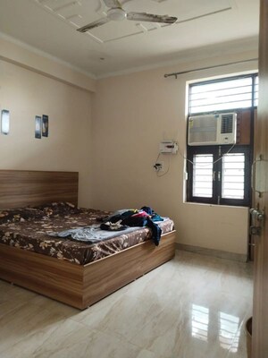Bedroom in 2 BHK Builder Floor at Sector 40 – for Rent