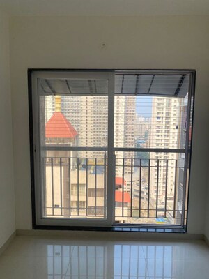 Room in 1 BHK Apartment at Raunak Heights, Ghodbunder Road – for Rent