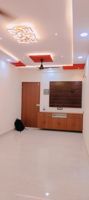  Apartment For Rent in Nilkanth Apartment Naupada, Naupada