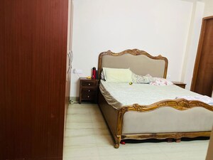 Bedroom in 2 BHK Builder Floor at Sector 52 – for Rent