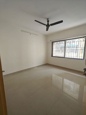 Room in 2 BHK Apartment at Shubhashree Apartmaent Akurdi, Akurdi – for Rent