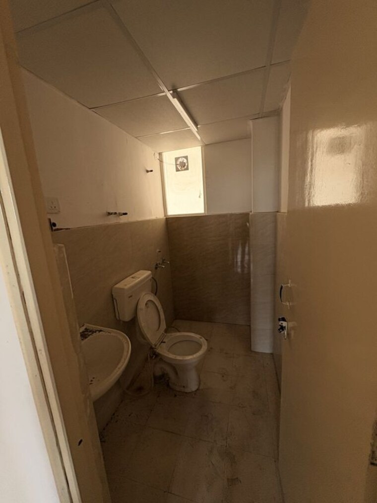 Bathroom, landmark-the-homes-81 2.5 Bedroom 645 Sq.Ft. Apartment In Sector 81 Gurgaon 10726315