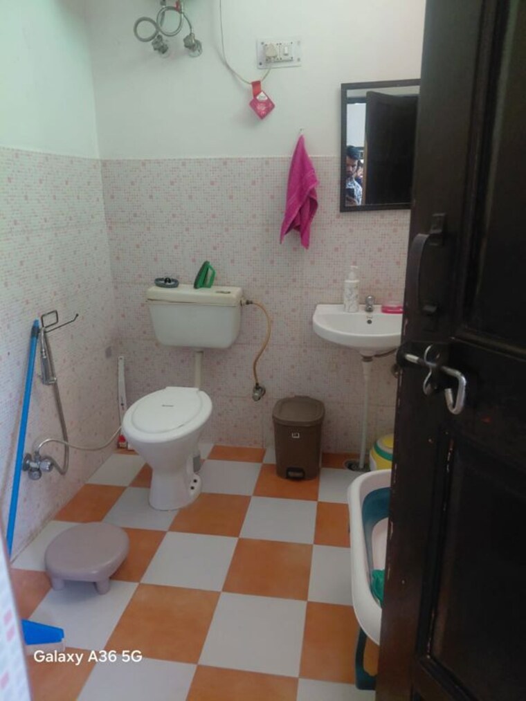 Team Area, sector 15 2 Bedroom 3000 Sq.Ft. Builder Floor In Sector 15 Gurgaon 10727665
