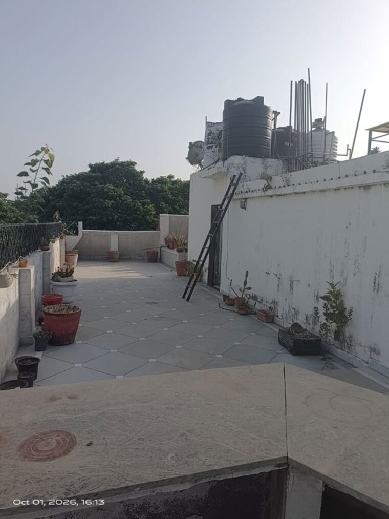 Exterior View, sarvapriya vihar 3 Bedroom 200 Sq.Yd. Builder Floor In Sarvapriya Vihar Delhi 10727714