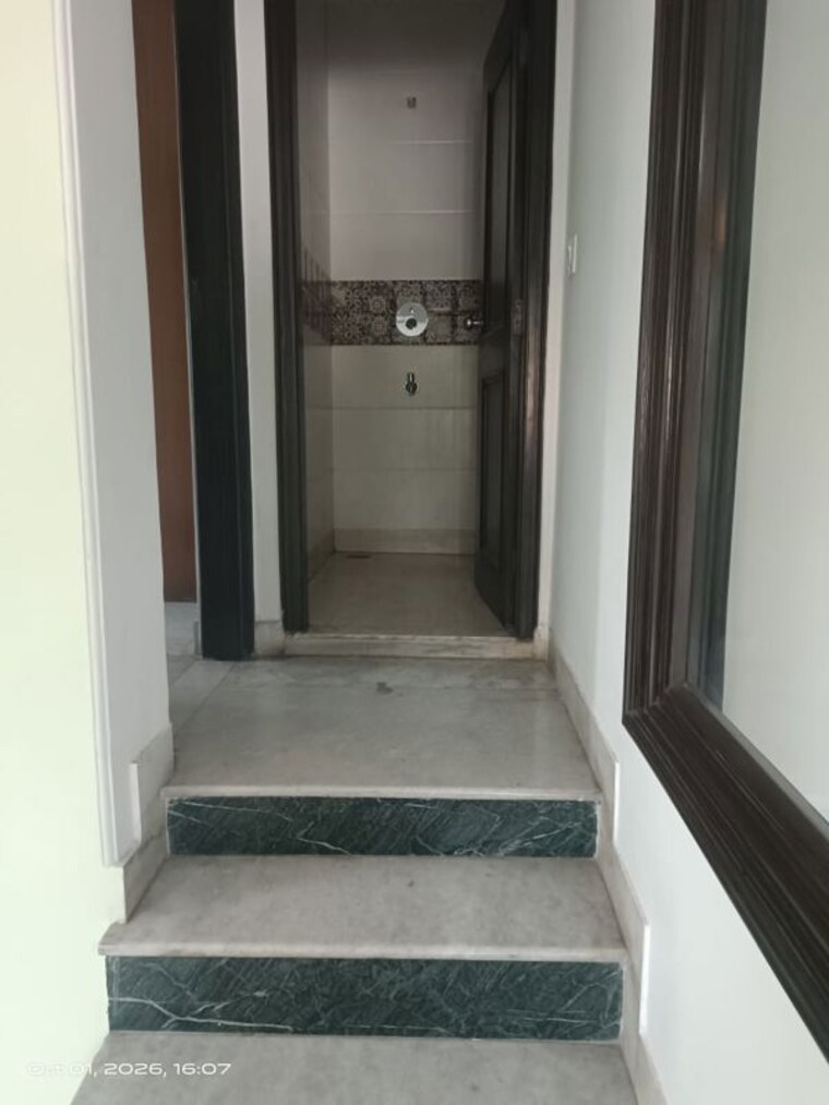undefined, sarvapriya vihar 3 Bedroom 200 Sq.Yd. Builder Floor In Sarvapriya Vihar Delhi 10727714
