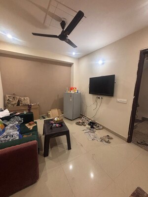 Team Area in 2 BHK Builder Floor at Unitech South City II, Sector 50 – for Rent
