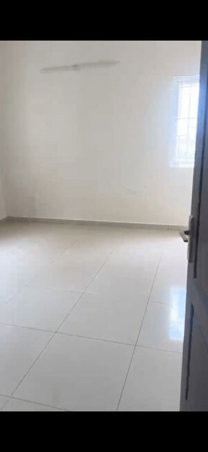 Room in 4 BHK Apartment at Shriram WYT Field, Budigere – for Rent