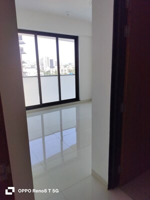 Room in 3 BHK Apartment at Naman Habitat, Andheri West – for Sale