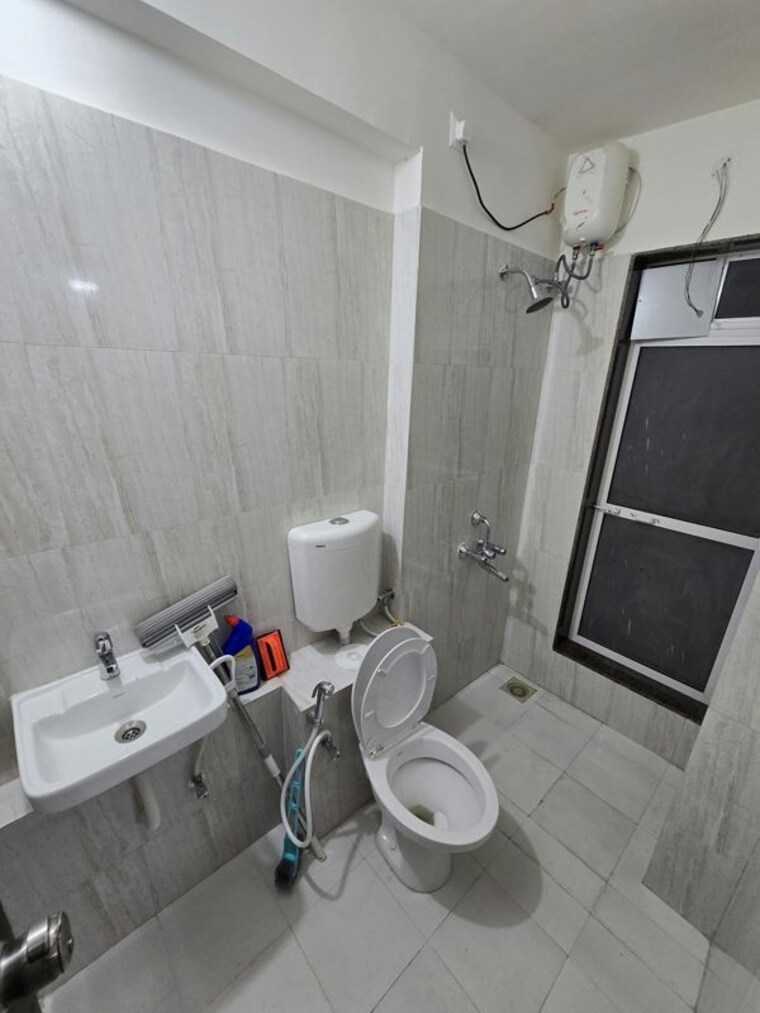 Bathroom, puranik-tokyo-bay-phase-2a 1 Bedroom 385 Sq.Ft. Apartment In Kasarvadavali Thane 10727765