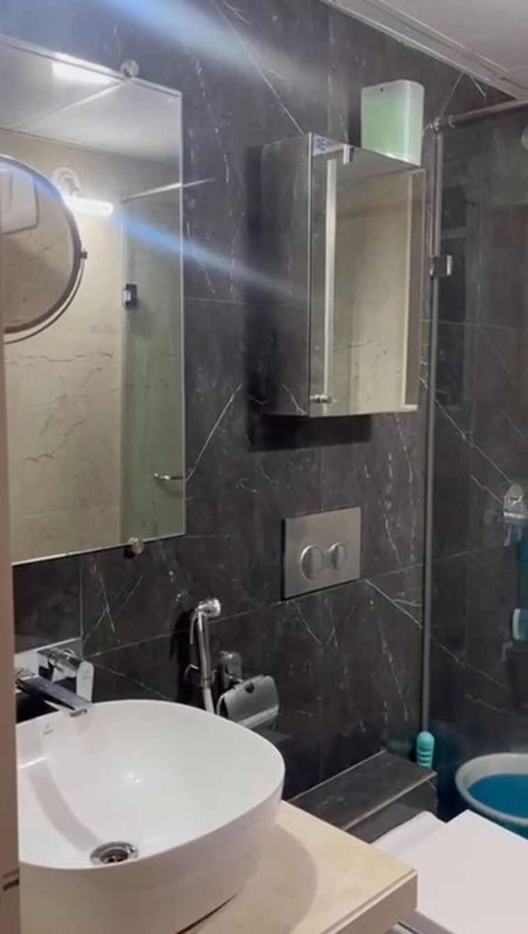 Bathroom, dosti-oak 2 Bedroom 486 Sq.Ft. Apartment In Balkum Pada Thane 10727769