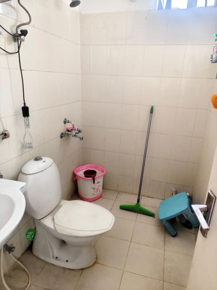 Bathroom, signature-global-city-81 2 Bedroom 1105 Sq.Ft. Builder Floor In Sector 81 Gurgaon 10727785