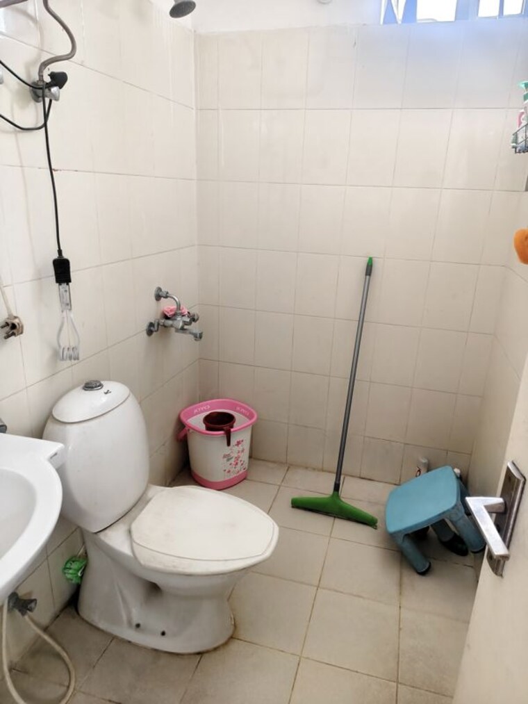 Bathroom, signature-global-city-81 2 Bedroom 1105 Sq.Ft. Builder Floor In Sector 81 Gurgaon 10727785