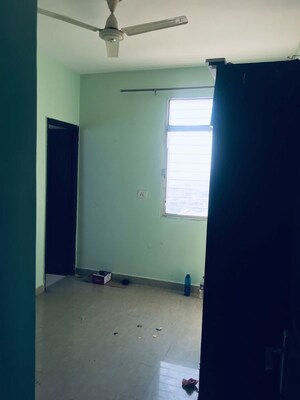 Room in 2 BHK Apartment at Unitech Habitat, Pi Greater Noida – for Rent