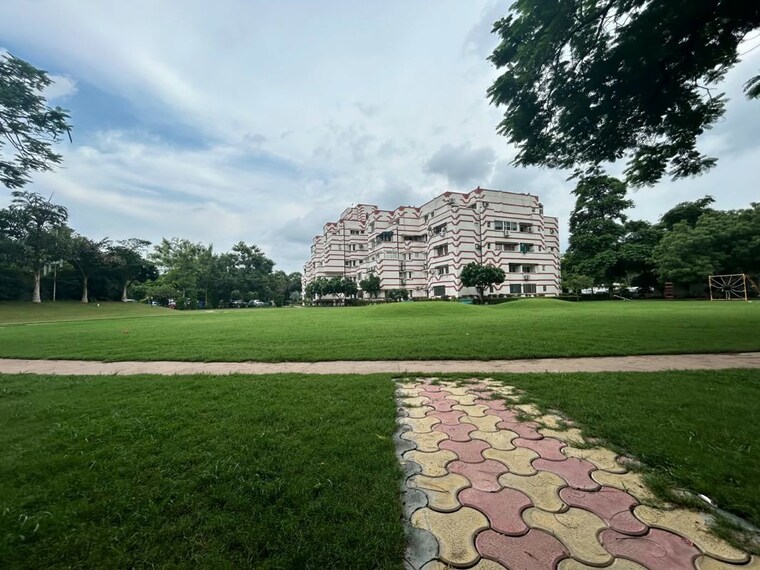Exterior View, the-retreat-gurgaon 2 Bedroom 2000 Sq.Ft. Builder Floor In Sector 41 Gurgaon 10727797