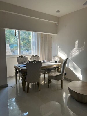 Dining area in 2 BHK Builder Floor at The Retreat Gurgaon, Sector 41 – for Rent