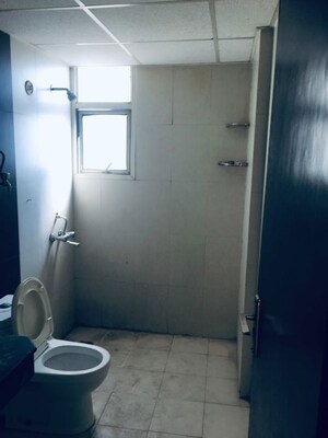 Bathroom in 3 BHK Apartment at Unitech Horizon, Pi Greater Noida – for Rent