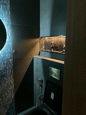 Furnished Amenities in 3 BHK Builder Floor at South City 1 – for Rent