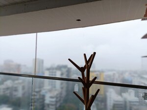 Furnished Amenities in 3 BHK Apartment at Joy Legend, Khar West – for Rent