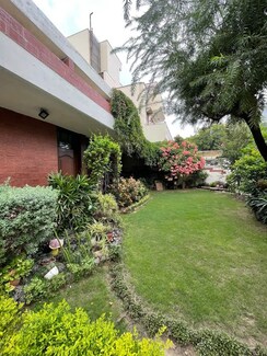 3 BHK +Builder Floor For Rent in South City 1
