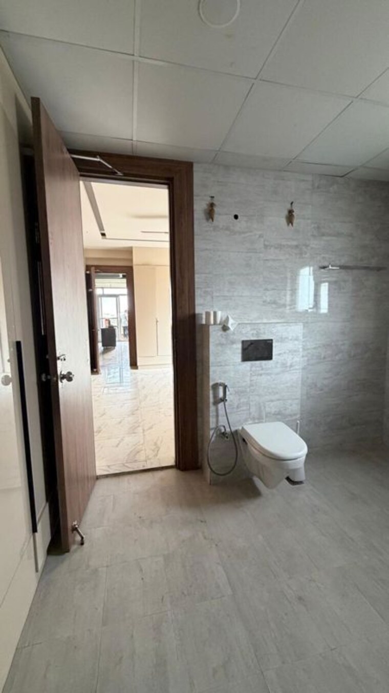 Bathroom, the-saffron-homes 4 Bedroom 2700 Sq.Ft. Builder Floor In Sector 50 Gurgaon 10727839