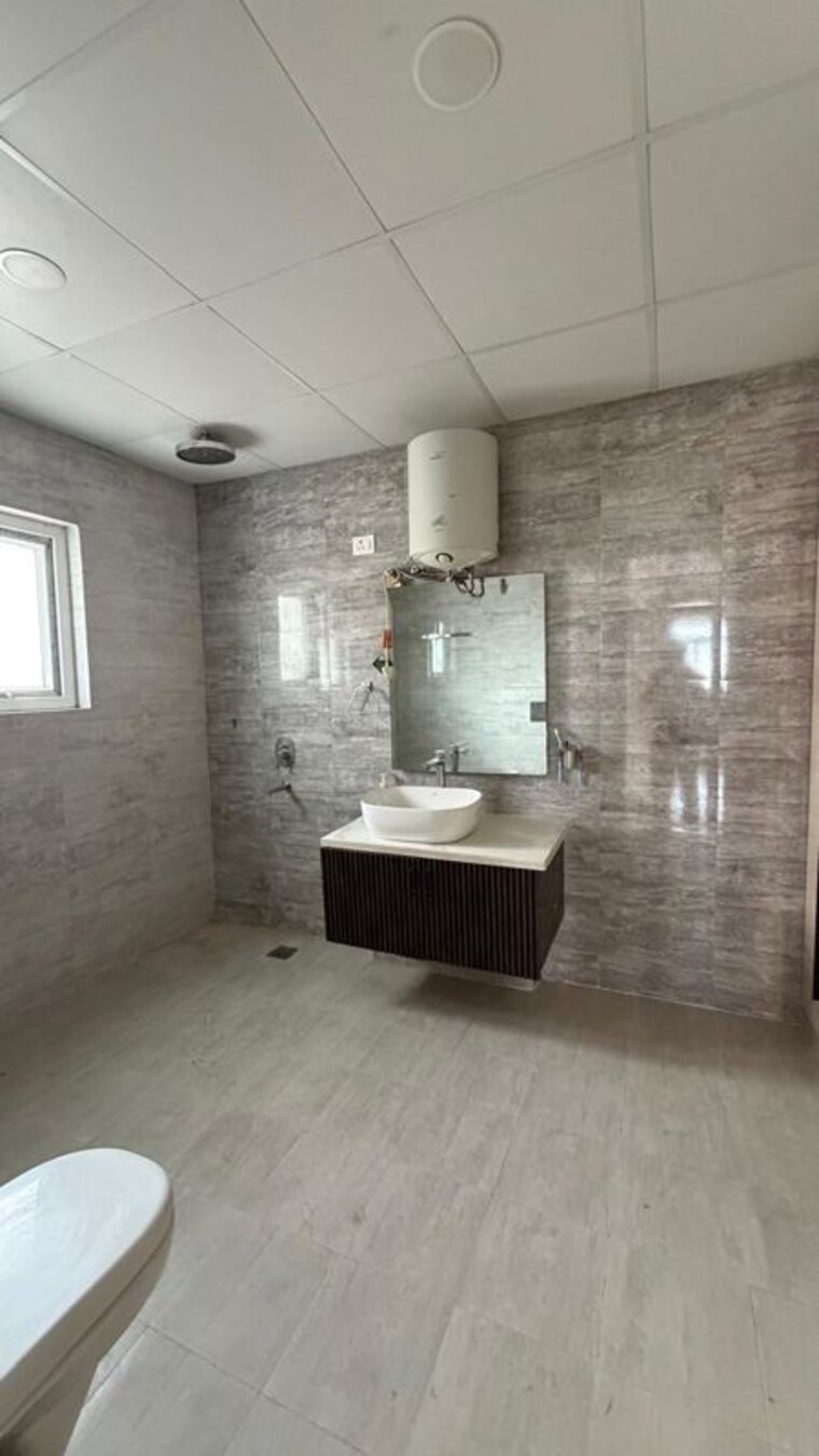 Bathroom, the-saffron-homes 4 Bedroom 2700 Sq.Ft. Builder Floor In Sector 50 Gurgaon 10727839