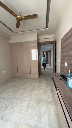Room in 4 BHK Builder Floor at The Saffron Homes, Sector 50 – for Rent
