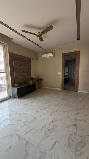 Room in 4 BHK Builder Floor at The Saffron Homes, Sector 50 – for Rent