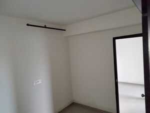 Room in 2 BHK Apartment at Durvas CHS, Nalasopara East – for Rent